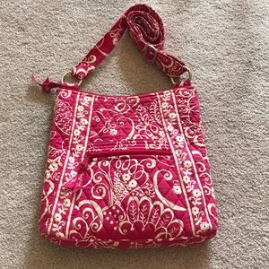 VERA BRADLEY HIPSTER CROSS BODY